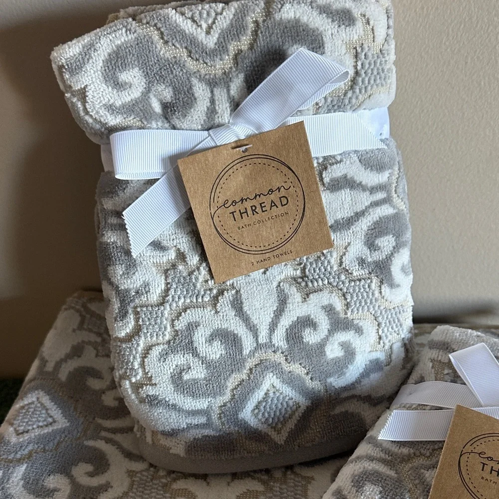 Common Thread Bath & Hand Tip Towels Gray Beige Medallion NEW! - Picture 2 of 11